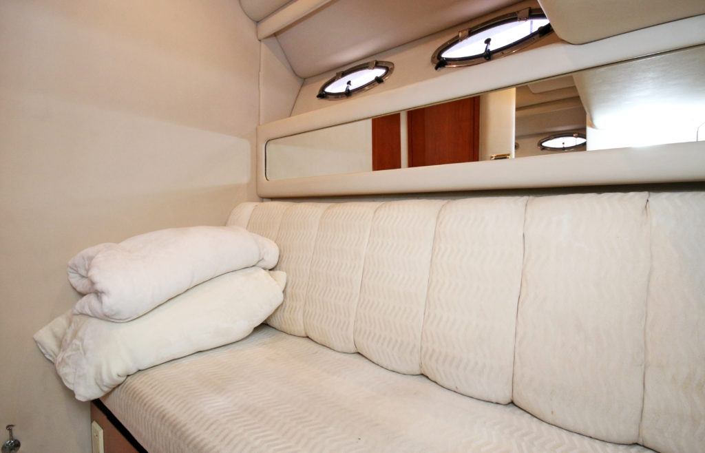 Yacht Charter01