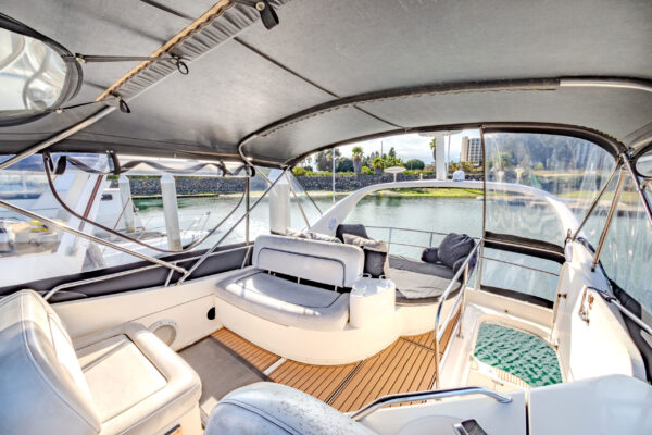 Inside in Bay experiences yacht luz de luna yacht